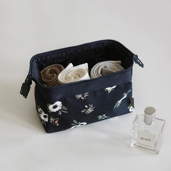 New Fashion Cosmetic Bag Women Waterproof Flamingo Makeup Bags Travel Organizer Toiletry Kits Portable Makeup Bags Beautician