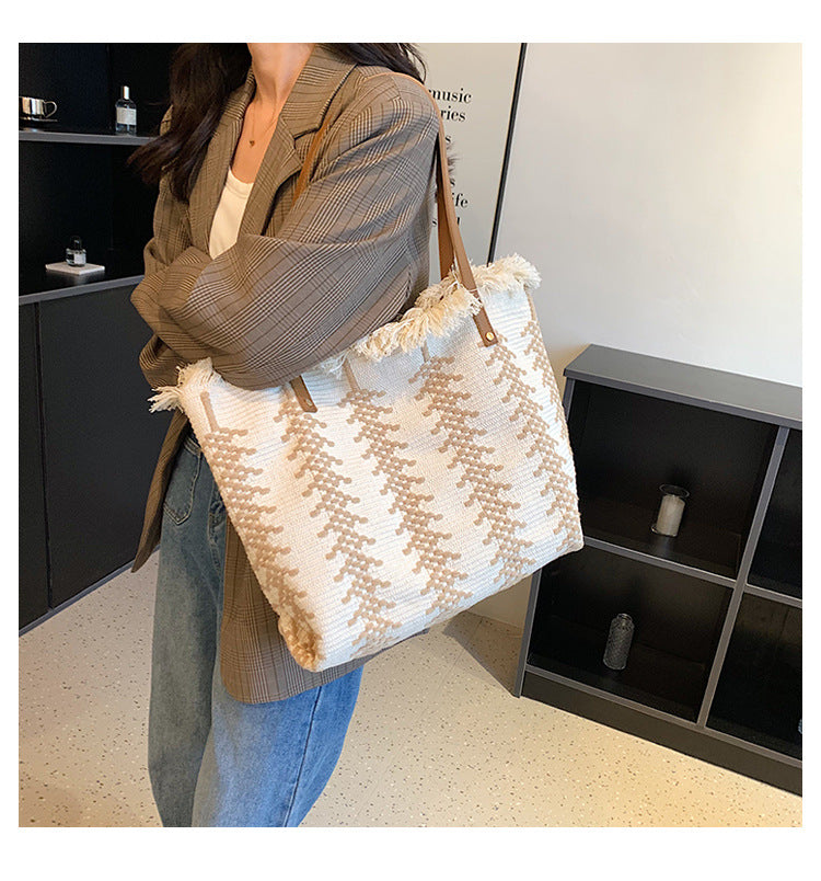 Handbag Woman Bag Design Simple Niche Travel  Beach Tote Bag Tassel Letter Embroidery Fashion Large Capacity Shoulder Bags 2022