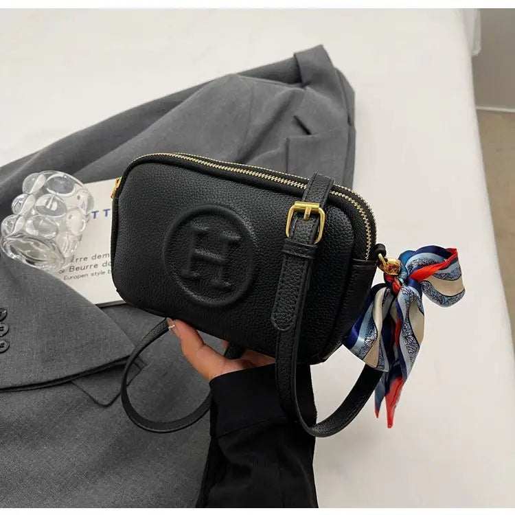 Bucket bag designer luxurious high appearance camera bag new zipper shoulder crossbody bag fashionable and versatile travel bag