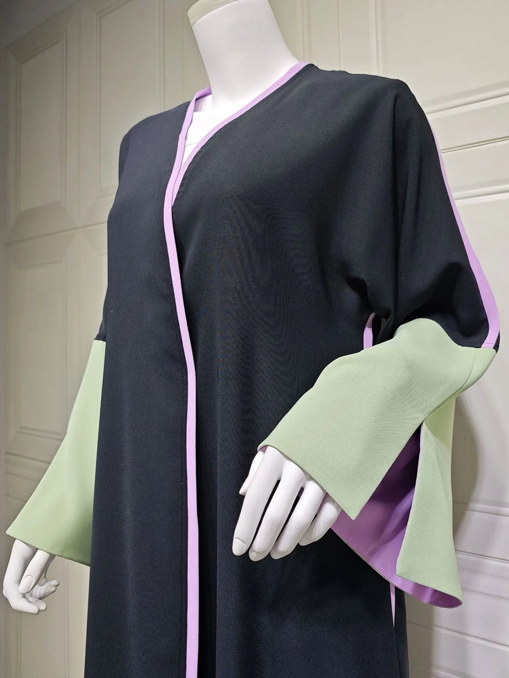 Islamic Black Abaya for Women Ideal for Ramadan Daily Wear in Middle East Countries like Oman Bahrain for Muslim Modest Fashion