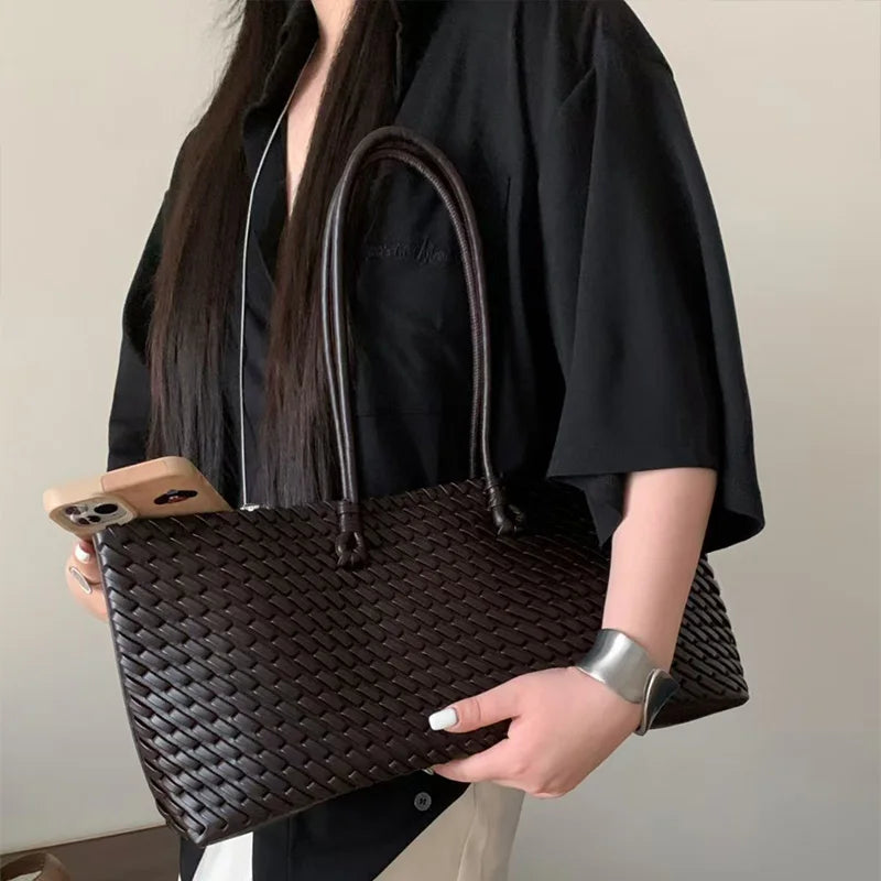 Luxury Top Handle Tote Bag Elongated Exquisite Woven Shopping Bag Magnetic Closure Pocket Shoulder Bag Designer Horizontal Purse