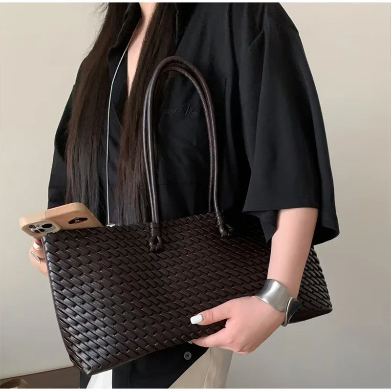 Luxury Top Handle Tote Bag Elongated Exquisite Woven Shopping Bag Magnetic Closure Pocket Shoulder Bag Designer Horizontal Purse