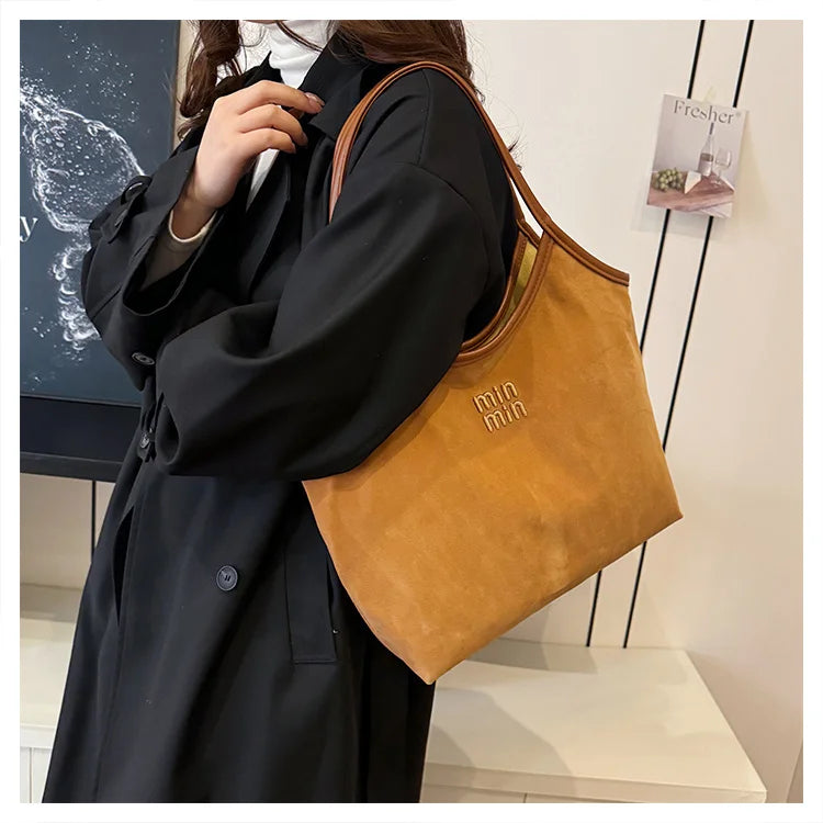 Lady tote bag - stylish, versatile, high-end, retro, large capacity at the armpit, single shoulder, suitable for daily commuting