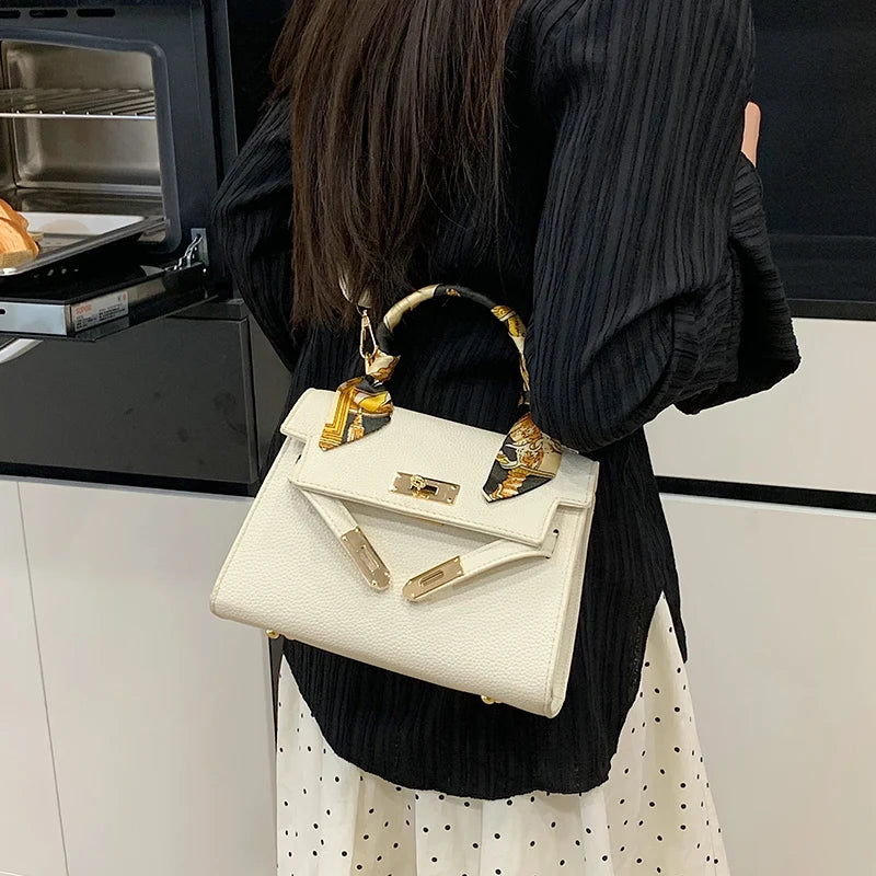 Vintage Inspired Leather Handbag For Women Bohemian Crossbody Shoulder Bag With Fringe Details Ladies Casual Fashion Purse