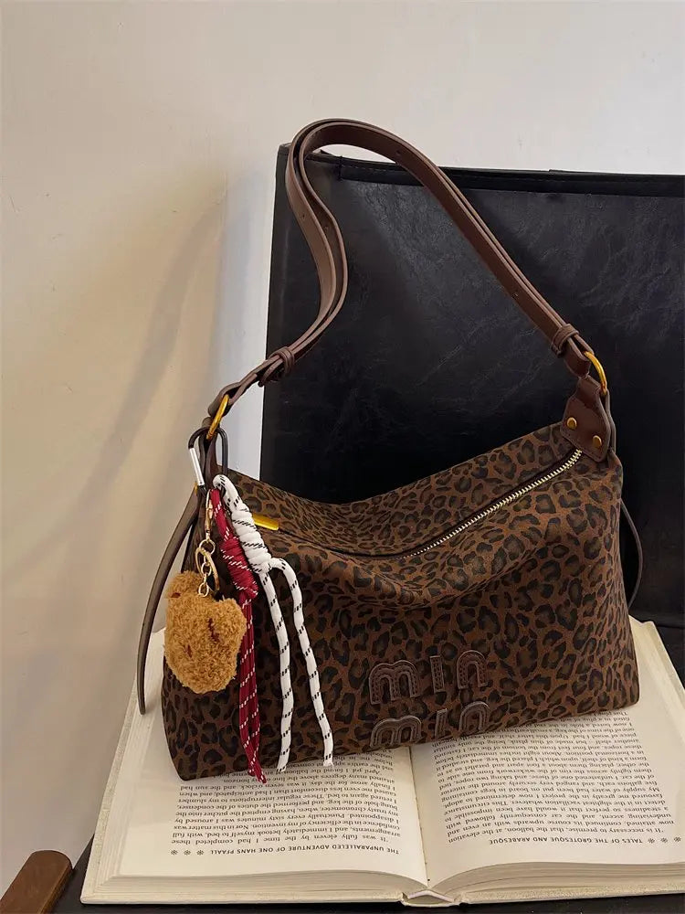 Women's Beautiful Handbag Attractive Look For Garden Parties And Outdoor Soirees Charming