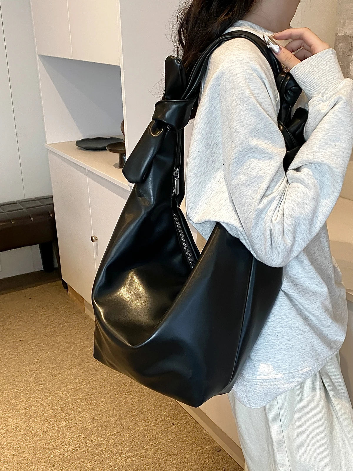 Leisure soft large-capacity bag female 2024 new fashion work shoulder bag college students relax tote bag