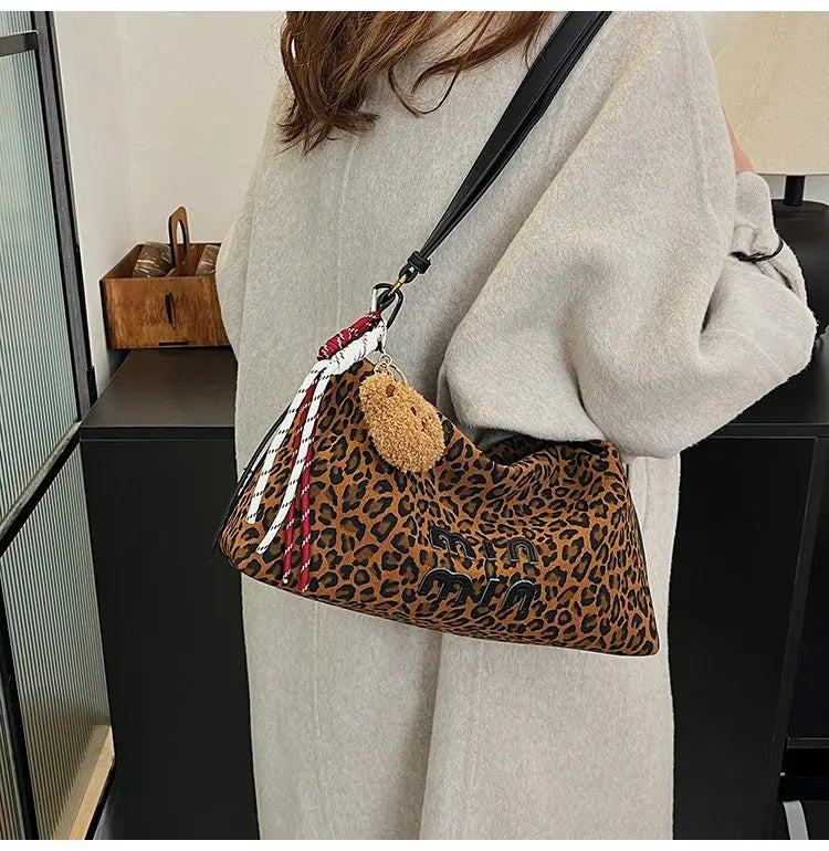 Women's Beautiful Handbag Attractive Look For Garden Parties And Outdoor Soirees Charming