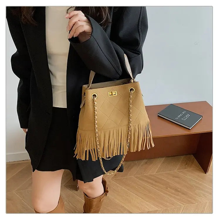 High-End Women's Shoulder Bag Made Of Premium Leather With Trendy Design And Paris Vintage Style