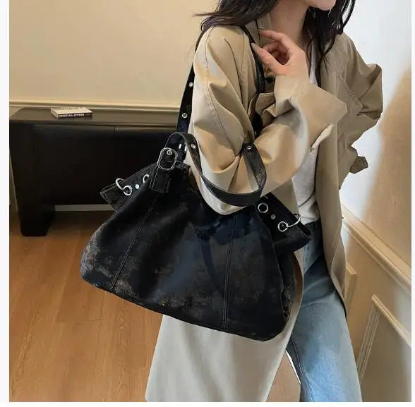 Personality Tote Bag for Women Solid Suede Pillow Underarm Bags Large Capacity Female Commute Shoulder Bags Matte Travel Pack