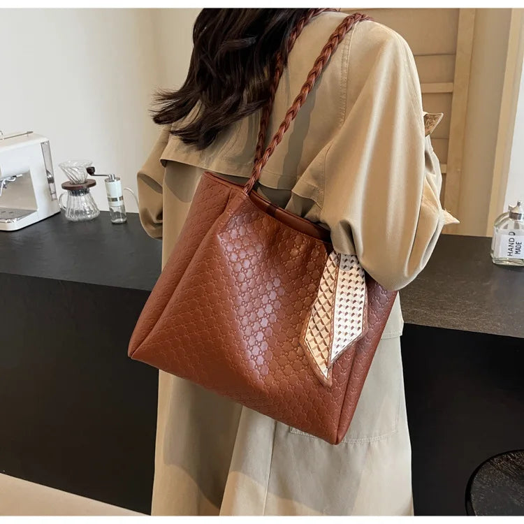 Fashion Tote Bag for Women Large Capacity Shoulder Purse Designer Handbag Simple Style Casual Office Commute Daily Use
