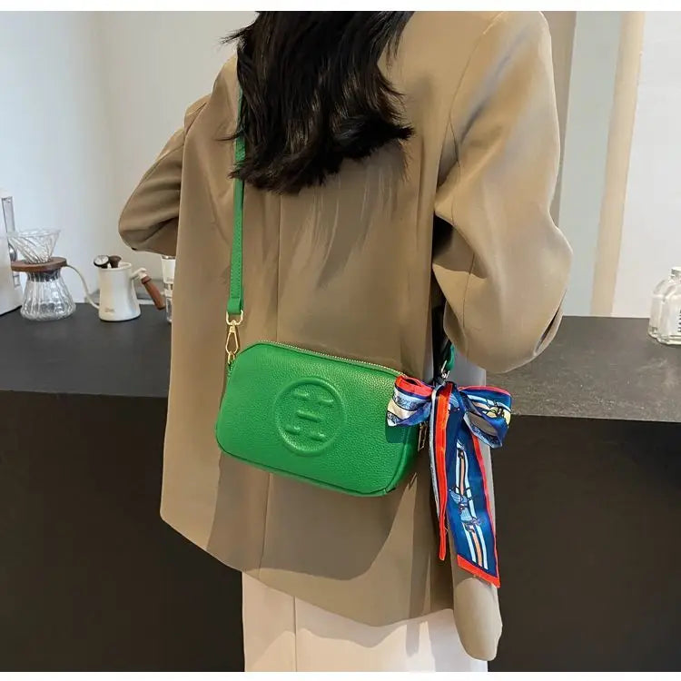 Bucket bag designer luxurious high appearance camera bag new zipper shoulder crossbody bag fashionable and versatile travel bag