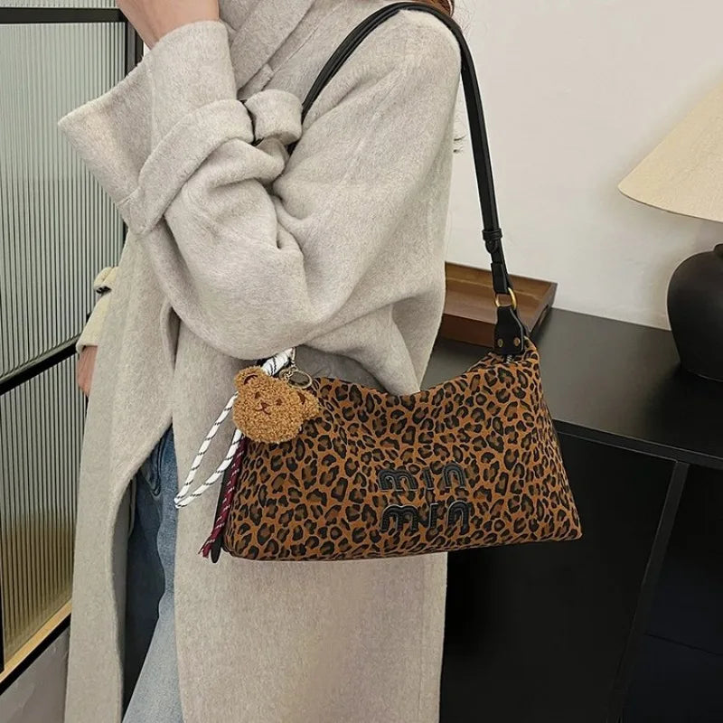 Women's Beautiful Handbag Attractive Look For Garden Parties And Outdoor Soirees Charming