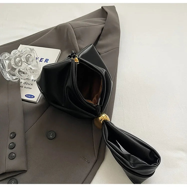 Soft Leather Clutch Bag for Travel Luxury Designer Women Pleated Mini Bucket Pouch Temperament Side Zipper Party Evening Bags