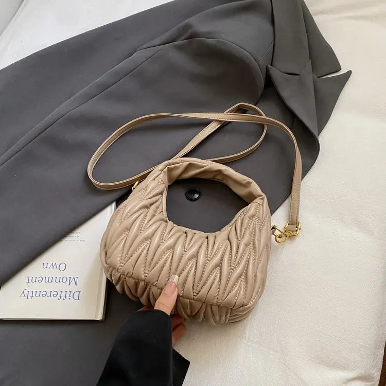 Luxury Ladies Shoulder Bag Made Of Premium Leather Boasting Paris Style And Casual Vintage Trendy Look