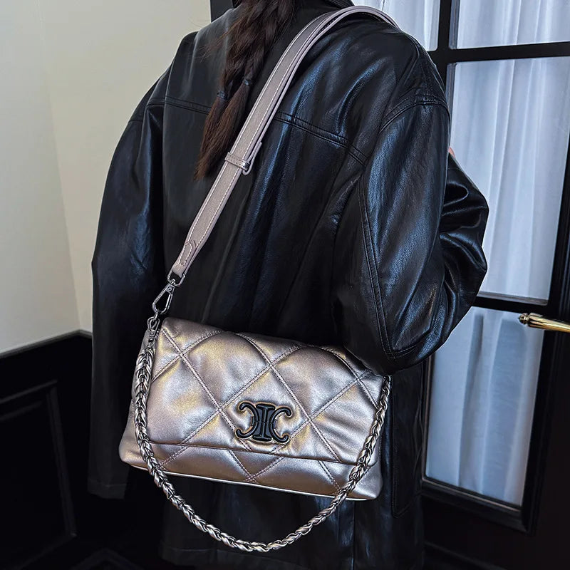 2025 Women’s Premium Light Luxury Shoulder Bag — New Foreign-Style Exquisite Design, Lightweight Large-Capacity & Versatile