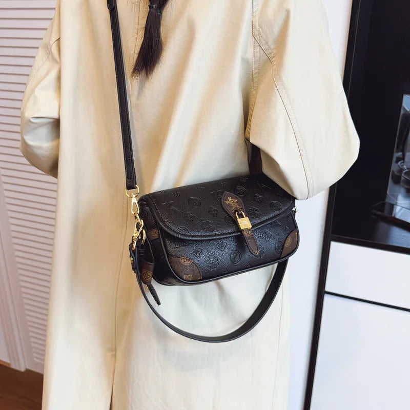 New Mailman Baguette Bag for Women, High-end Portable Shoulder Bag, Temperament Messenger Style, Fashionable and Versatile Style