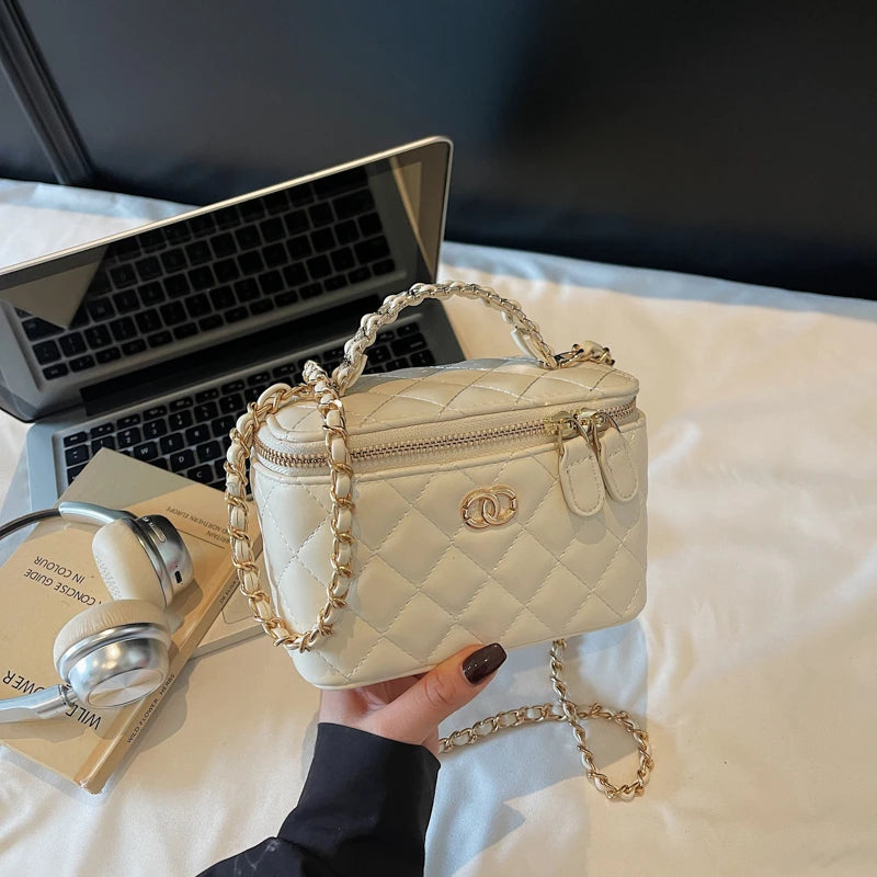 Luxury Brand Ladies Genuine Leather Messenger Bag, Elegant Shoulder Handbag By Famous Designer, Popular Crossbody Tote Bags