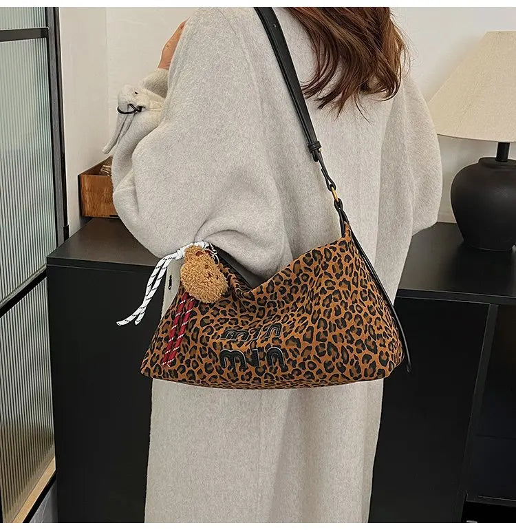 Women's Beautiful Handbag Attractive Look For Garden Parties And Outdoor Soirees Charming