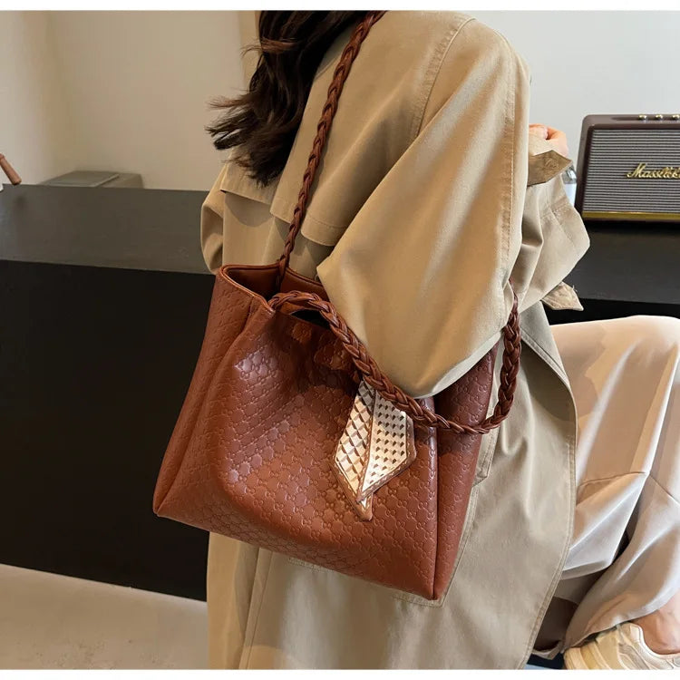 Fashion Tote Bag for Women Large Capacity Shoulder Purse Designer Handbag Simple Style Casual Office Commute Daily Use