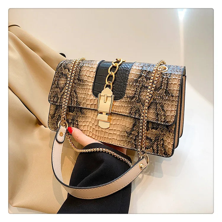 Luxury Designer Brand Bolsa New Fashion Personality Hand Bill Shoulder Bag for Women Crossbody Small Square Bag hot sale