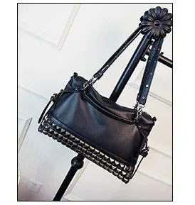 Luxury Pu Leather Handbags Shoulder Bags High Quality Ladies Big Shoulder Messenger Bags Fashion Female Rivet Tote Travel Bag