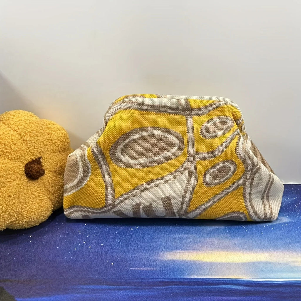 Trendy knitted clip bag versatile large capacity suitable for storage bags New high-end pattern clutch bag