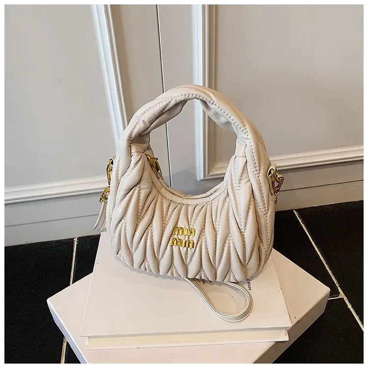 Luxury Women's Tote Bag Made Of Fine Leather Boasting Casual Simple Vintage And Paris Trendy Chic Look