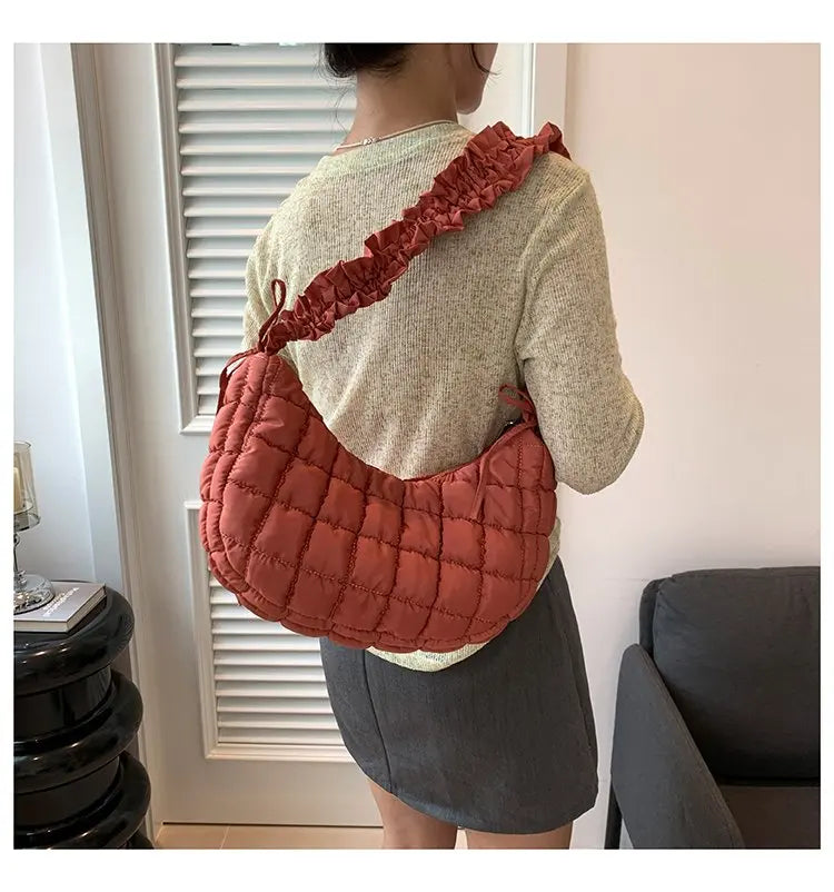 Luxury Brand Women's Handbag In Classic Elegant Leather By Famous Designer For Fashionable Ladies Must-Buy