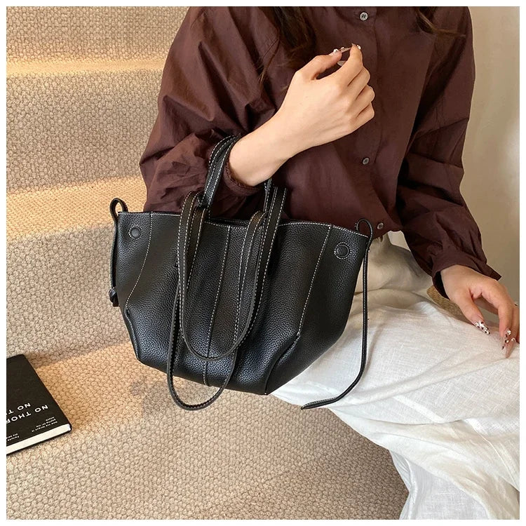New Handheld Tote Bag Large Capacity Fashionable Women's Bag Premium Single Shoulder Underarm Bag Trousses De L’épaule