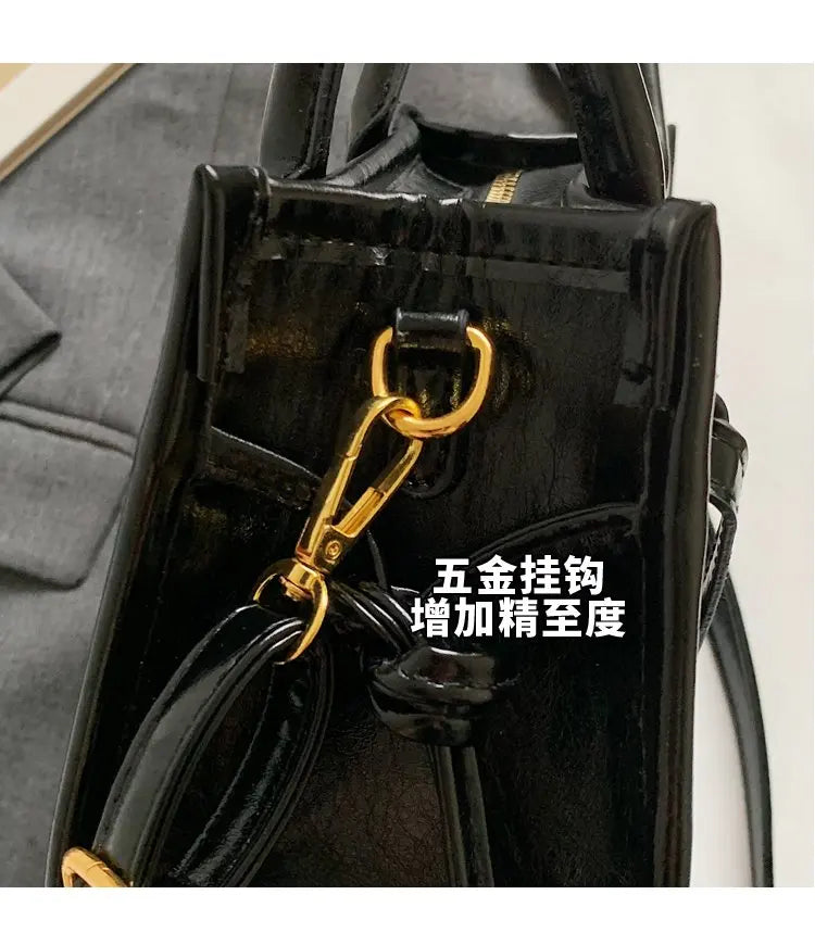 New Model In 2025 Underarm Comfortable Charming Graceful Retro Popular Maillard Style Exquisite Shopping Bag