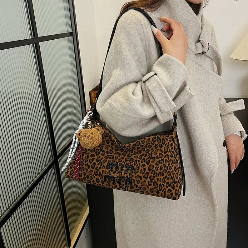 Women's Beautiful Handbag Attractive Look For Garden Parties And Outdoor Soirees Charming