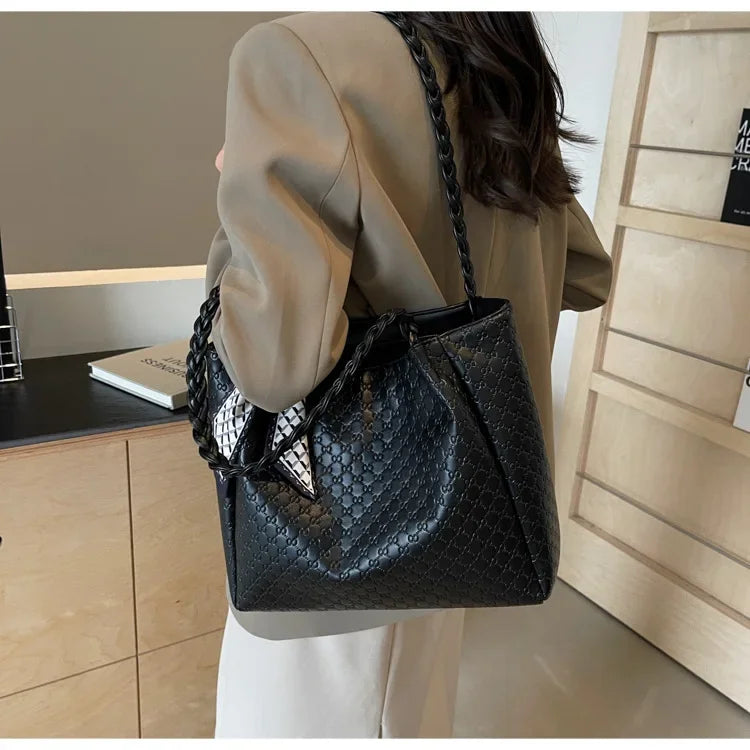 Fashion Tote Bag for Women Large Capacity Shoulder Purse Designer Handbag Simple Style Casual Office Commute Daily Use