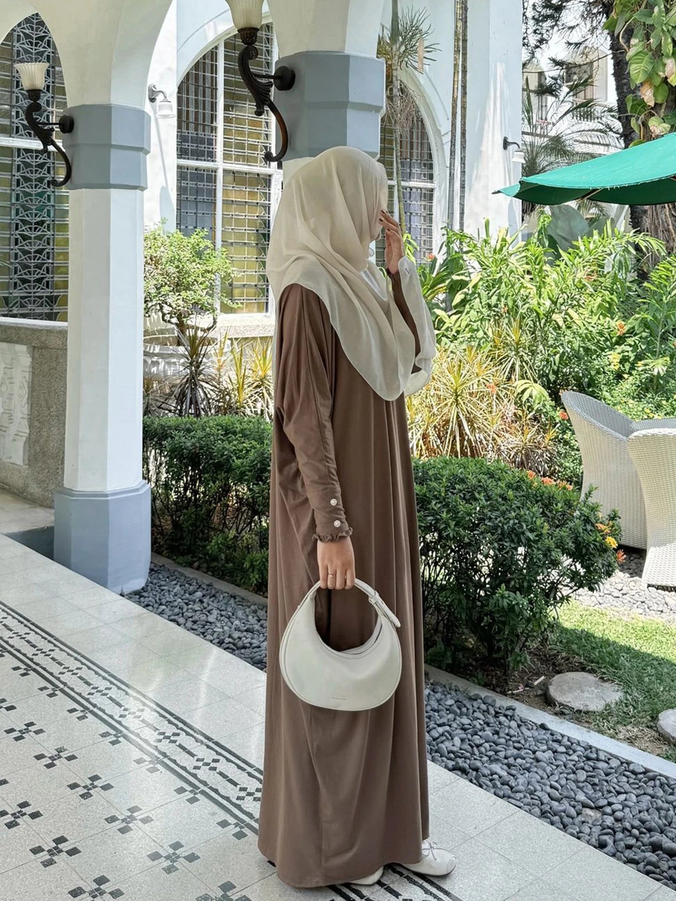 Muslim fashion women wear long sleeved loose abaya gown elegant dress