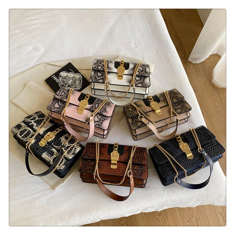 Luxury Designer Brand Bolsa New Fashion Personality Hand Bill Shoulder Bag for Women Crossbody Small Square Bag hot sale