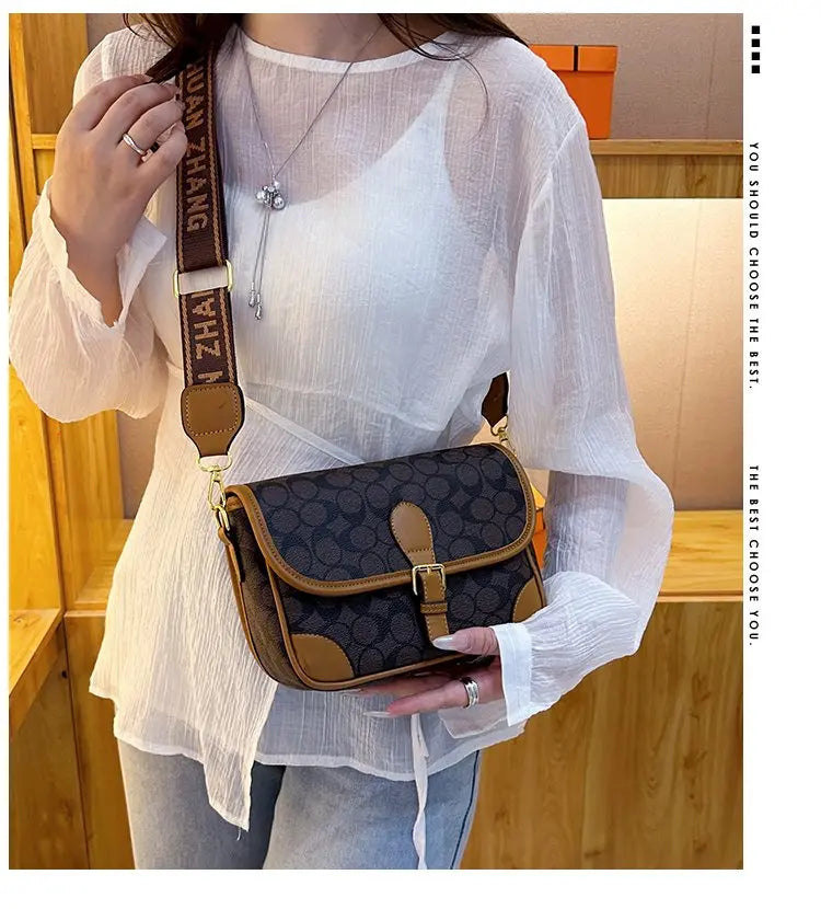 The Crossbody Bag Is A High-end, Retro, Versatile, Simple and Light Luxury Small Square Bag, A Lady's Hand-held Shoulder Bag