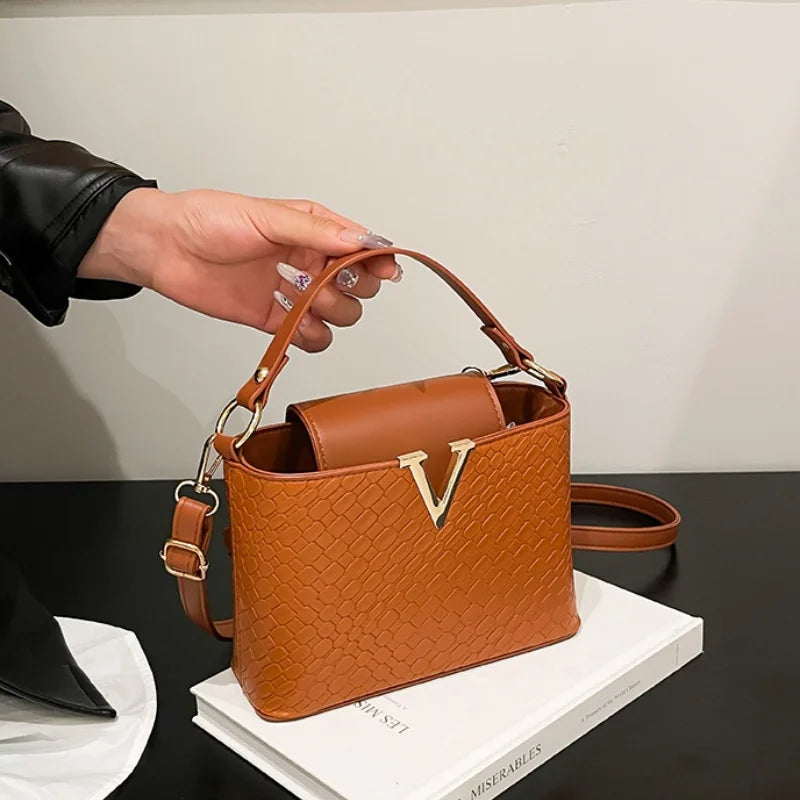 Luxury Women's Tote Bag, Chic V Shaped Stylish Pu Leather Bucket Bag, Top Cover Handbag Women Shoulder Crossbody Bags for Woman