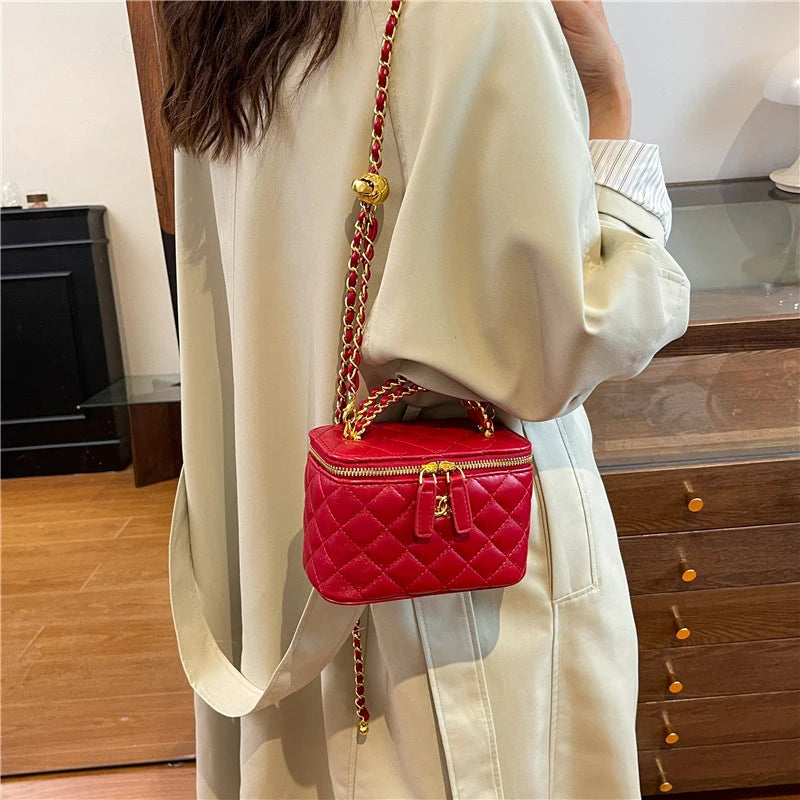 Classic Designer Elegant Leather Tote Bag For Women With Minimalist Solid Color And Trendy Design Crossbody Handbag Luxury