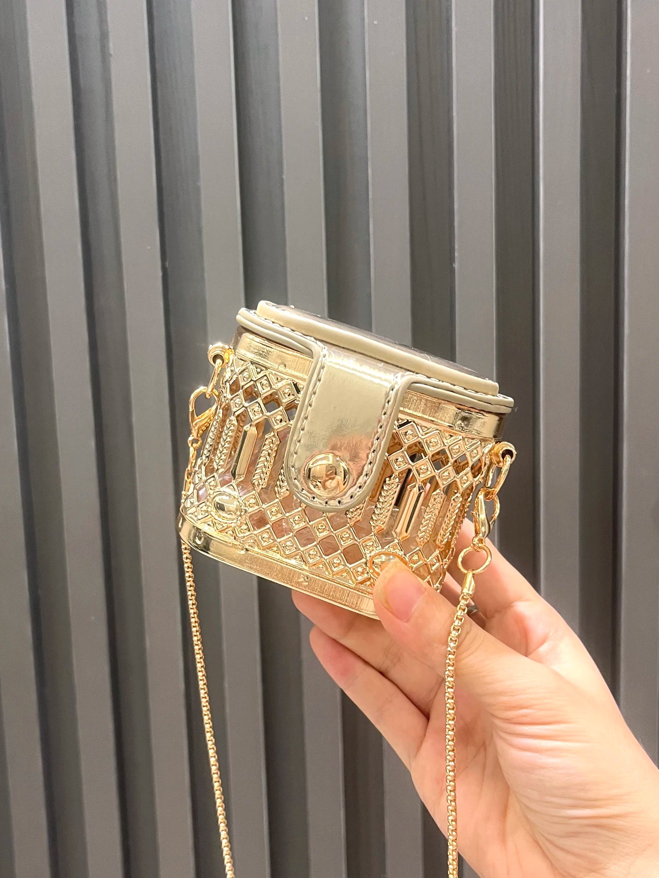 Golden luxury Designer mini small shoulder bags Evening bag Purses and handbag funny metal shape Clutch purse Party Wedding