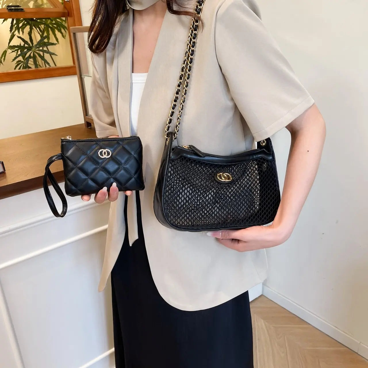 Stylish Leather Messenger Bag - Women's Crossbody Shoulder Handbag with Multiple Pockets Luxury Brand