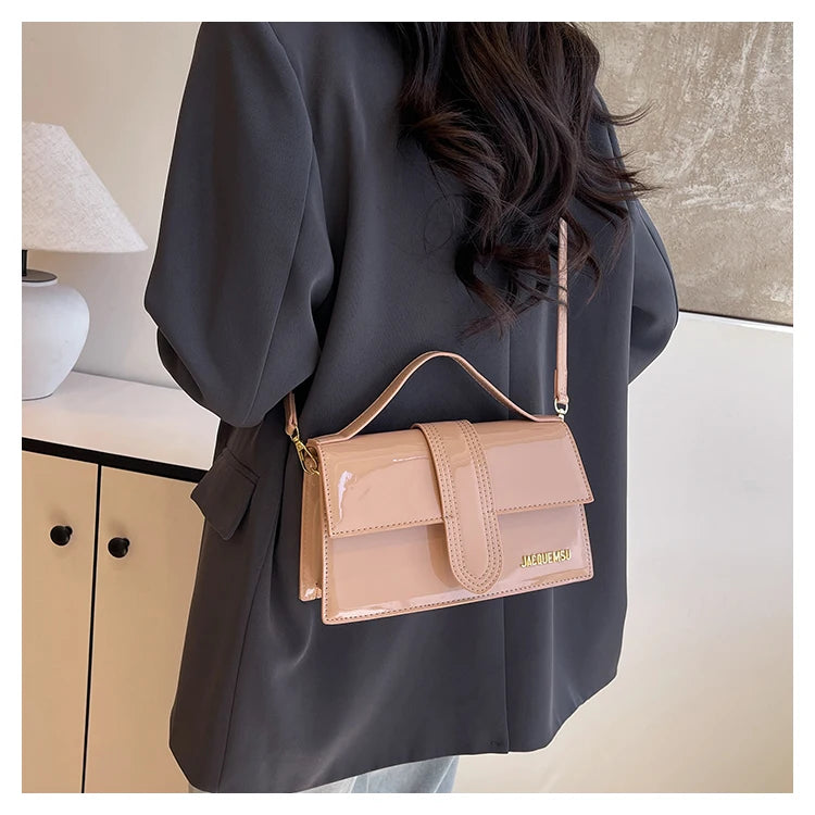 Luxury High-End Designer Paris Fashion Bag For Women Featuring Elegant Leather Crossbody Strap