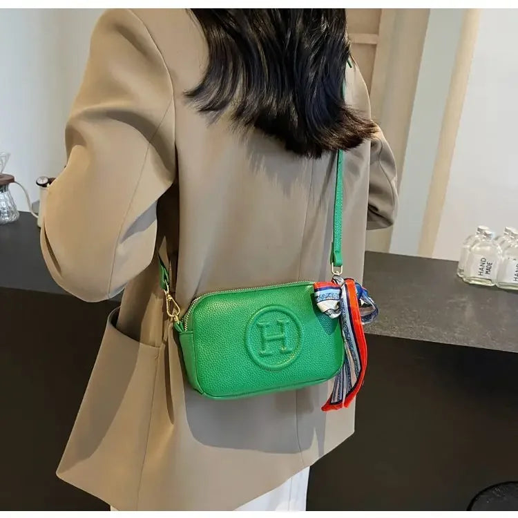 Bucket bag designer luxurious high appearance camera bag new zipper shoulder crossbody bag fashionable and versatile travel bag