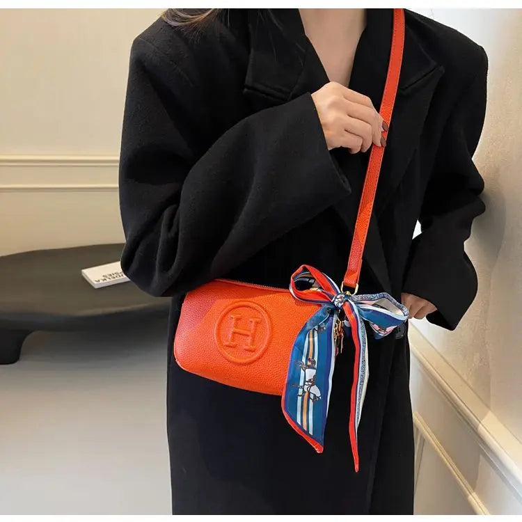 Bucket bag designer luxurious high appearance camera bag new zipper shoulder crossbody bag fashionable and versatile travel bag