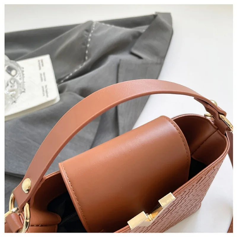 Luxury Women's Tote Bag, Chic V Shaped Stylish Pu Leather Bucket Bag, Top Cover Handbag Women Shoulder Crossbody Bags for Woman