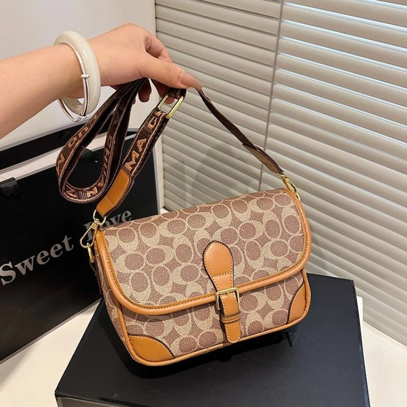 The Crossbody Bag Is A High-end, Retro, Versatile, Simple and Light Luxury Small Square Bag, A Lady's Hand-held Shoulder Bag