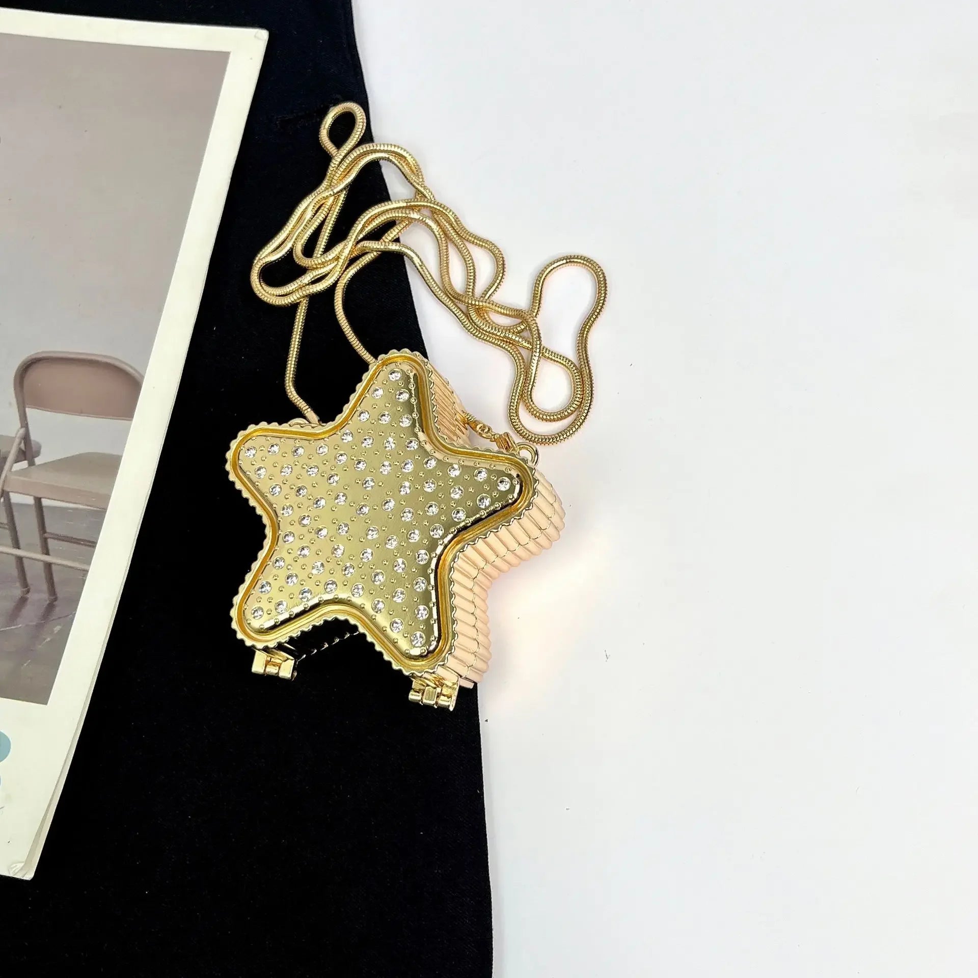 2025 Fashion Metal Pentagram Shoulder Bag for Women Highquality Banquet Bag with Diamond Inlay Satchel Mini Accessory Bag