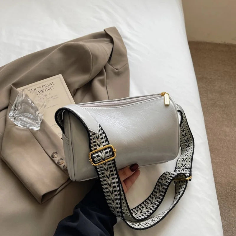 Luxury Brand Famous Designer Women's Tote Bag Elegant Leather Classic Crossbody Messenger Popular Ladies