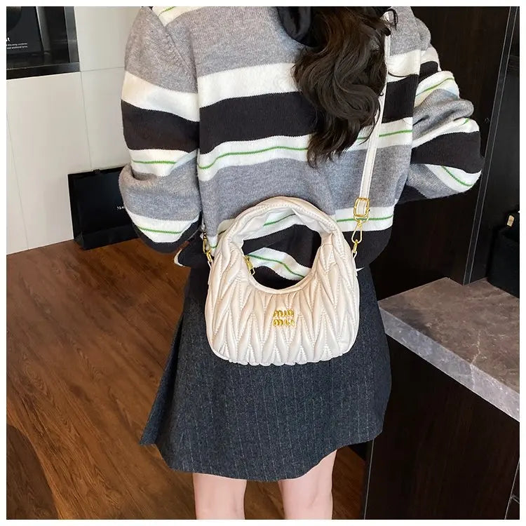 Luxury Ladies Shoulder Bag Made Of Premium Leather Boasting Paris Style And Casual Vintage Trendy Look