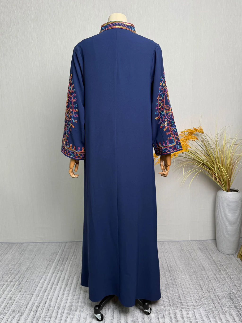 2025 Dubai Inspired Navy Blue Muslim Abaya Exquisite Colorful Embroidery Detailing Ideal for Middle Eastern High Society Galas