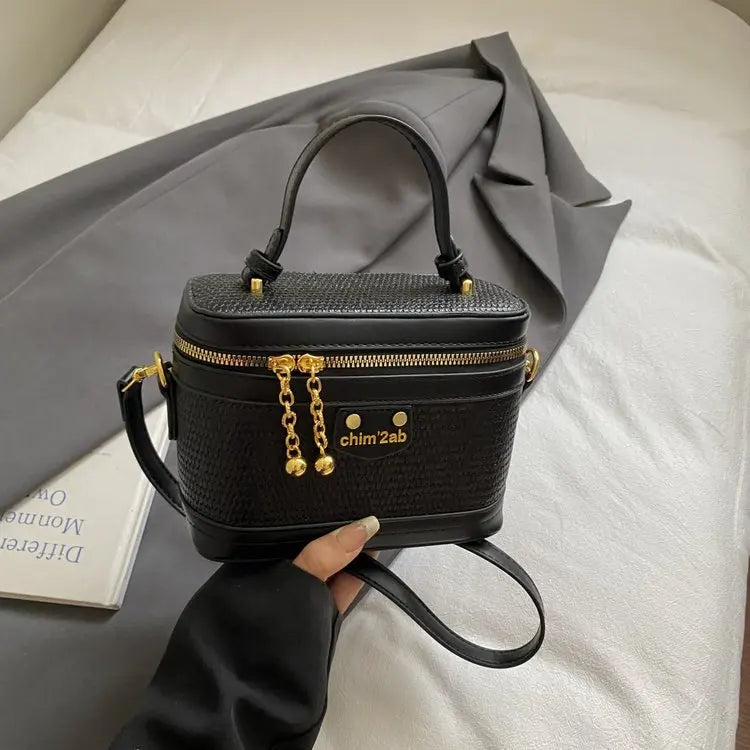 Chic Handbags For Women In Genuine Leather, By Luxury Brand With Decorative Elements, Timeless And Versatile Accessory