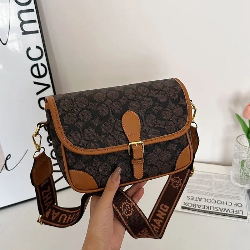 The Crossbody Bag Is A High-end, Retro, Versatile, Simple and Light Luxury Small Square Bag, A Lady's Hand-held Shoulder Bag